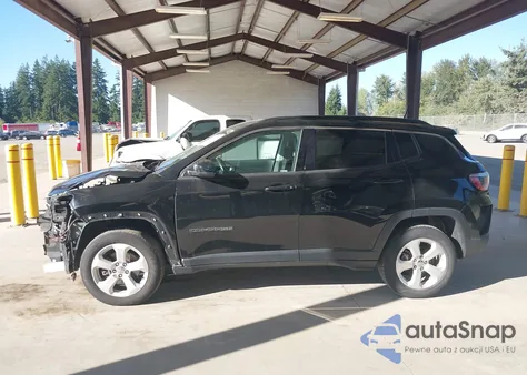 2019 Jeep Compass Latitude 4X4 из США, поврежденный, VIN 3C4NJDBB2KT650561